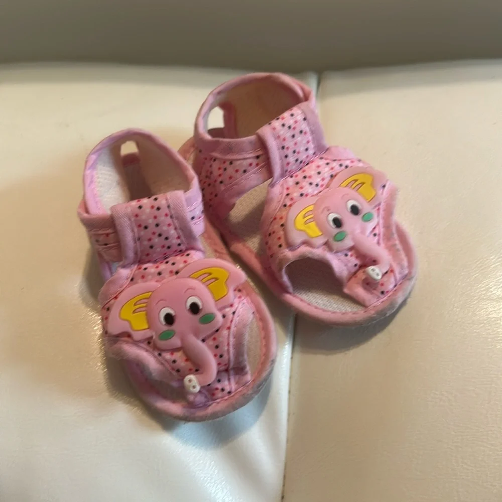 🍼🎀 Baby Girl Elephant Sandals Size 1