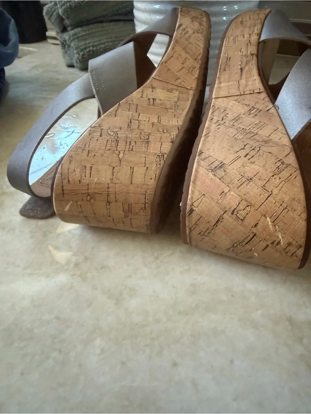Clark’s collection Stasha wedge sandals Sz 9 metallic