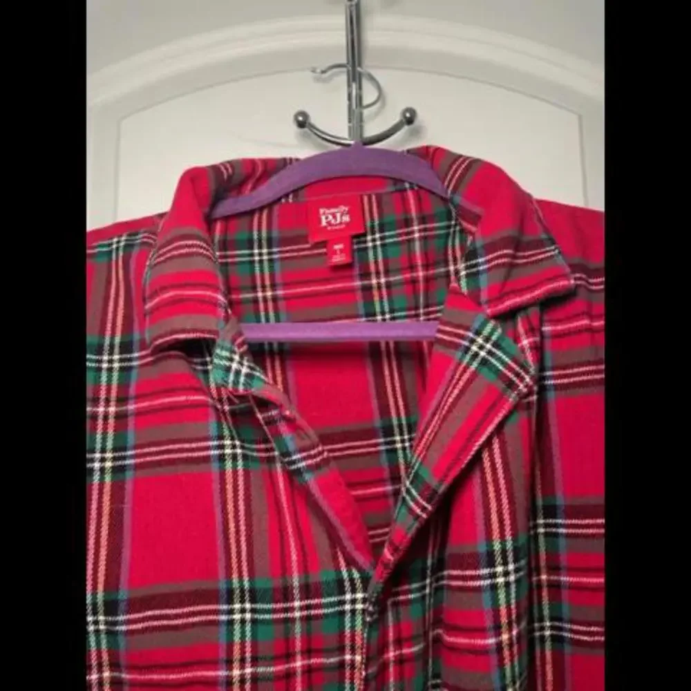 N/A red plaid