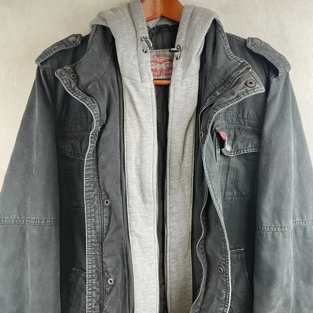 Levis distressing washwear