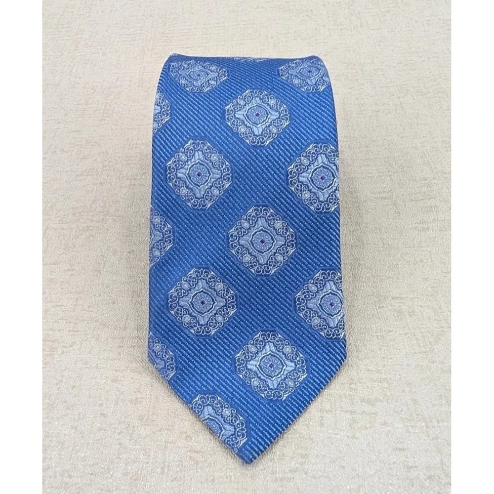 John Nordstrom Mens Tie Blue Silk Geometric Medallion Made in Italy