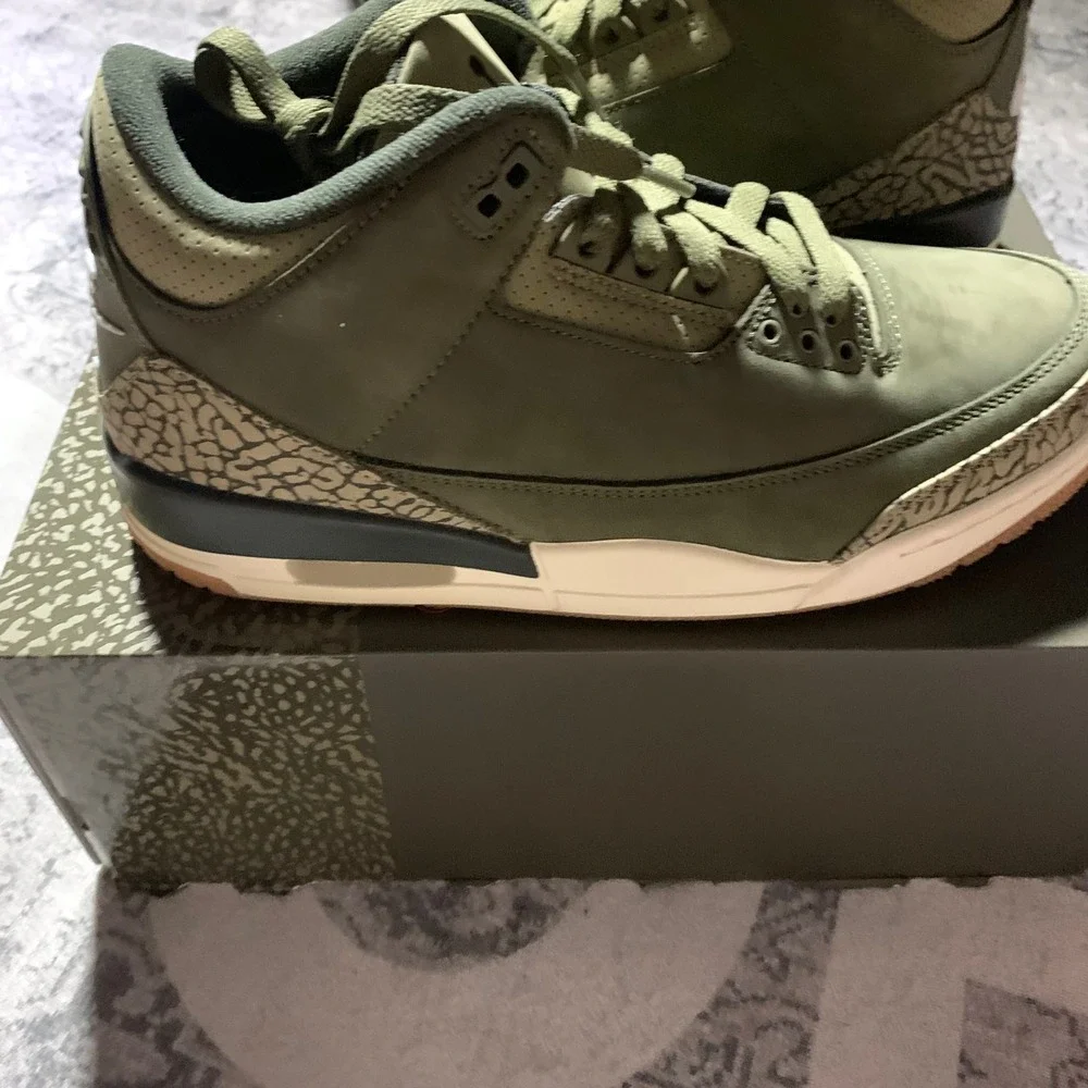 Jordan Air Jordan 3 Retro‎ Mens Size 8 M Olive New Sequoia DN3707-202 Sneaker