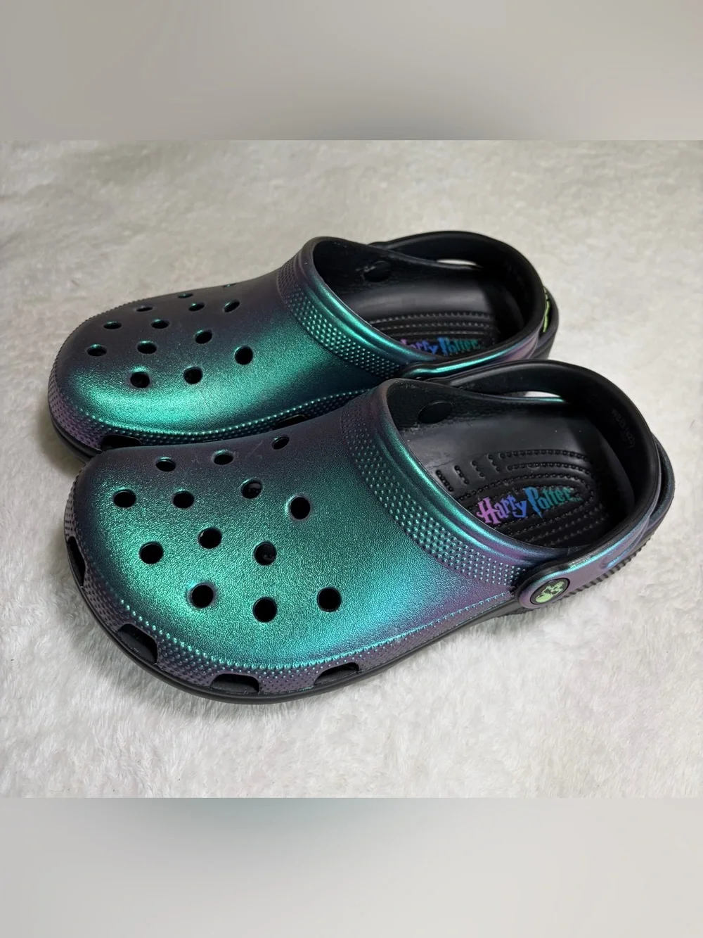 CROCS iridescent green