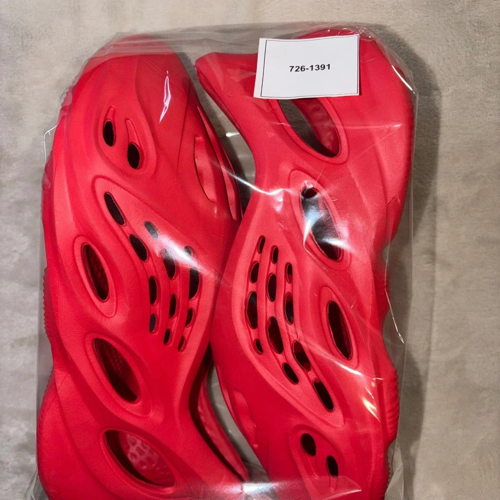 Adidas Yeezy Foam Runner Vermilion Red GW3355 Mens 7 Slip On Sneakers