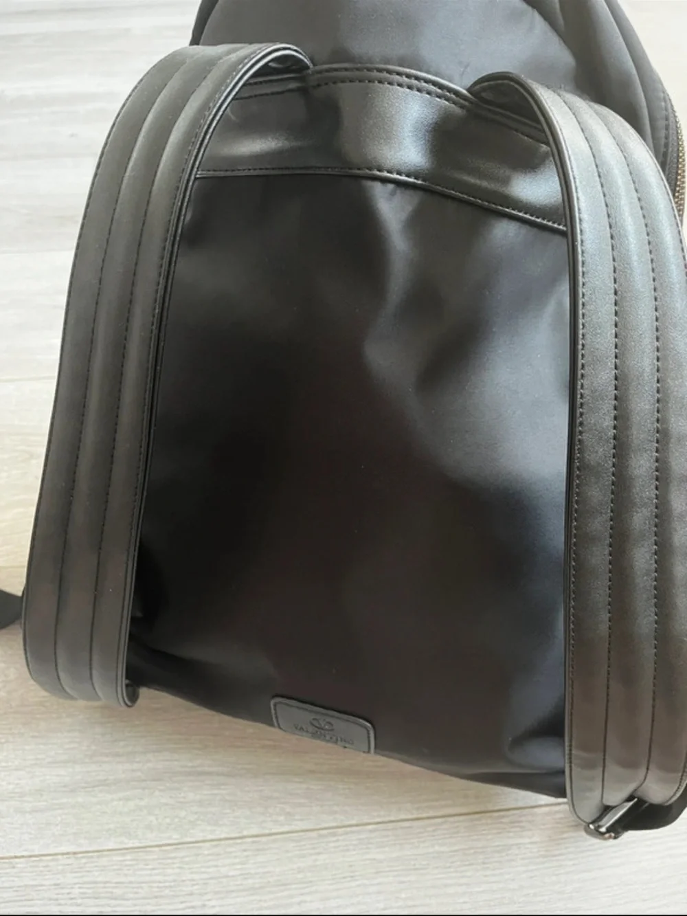 N/A sleek black