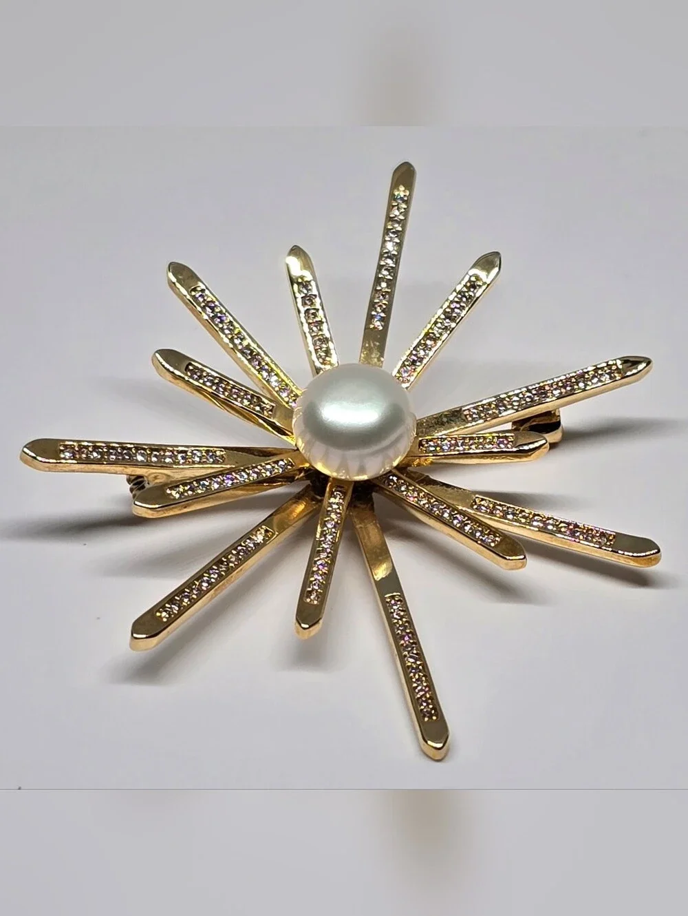 Large Gold Tone Starburst Sunburst Faux Pearl Crystal Brooch Pin 2¼