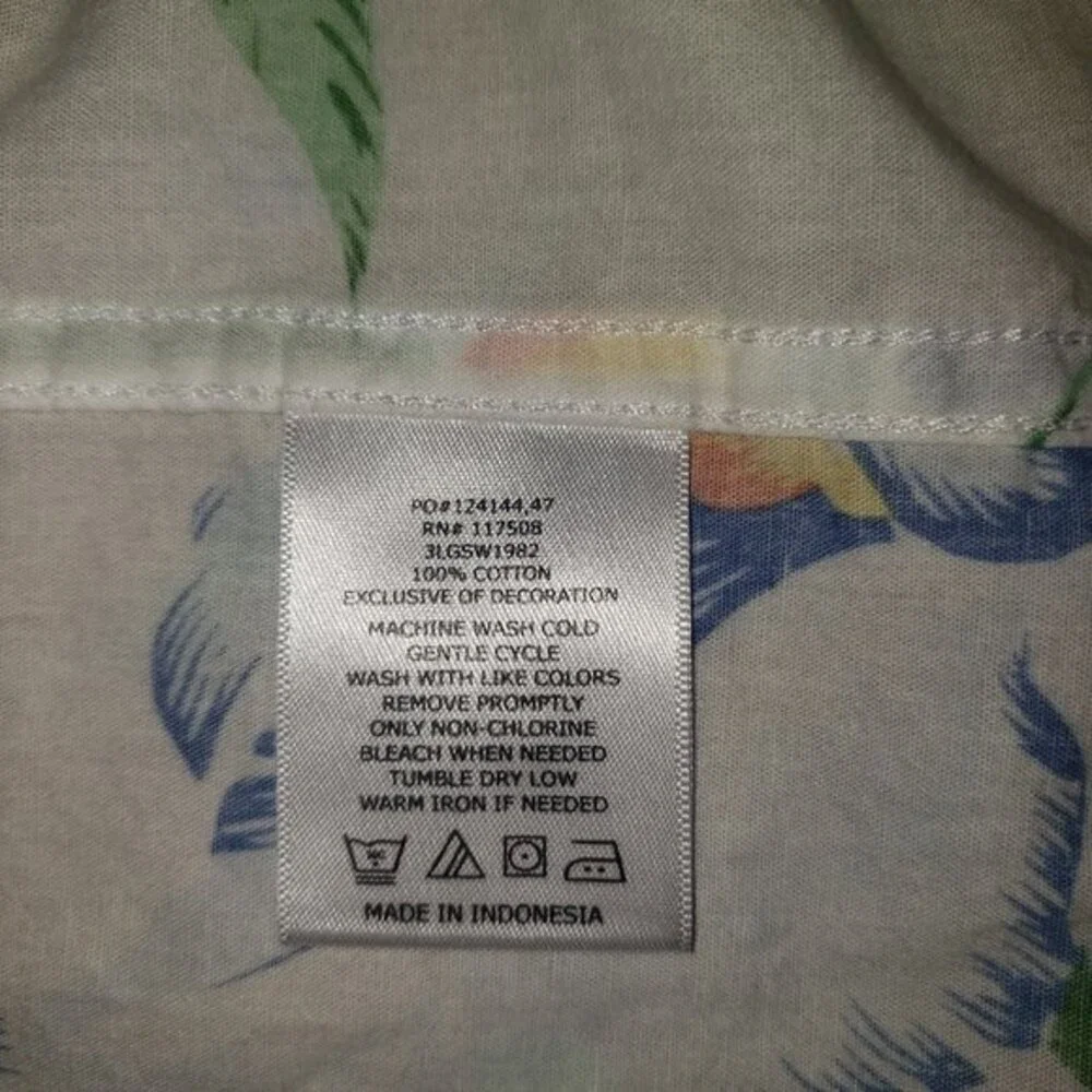Levis levis white