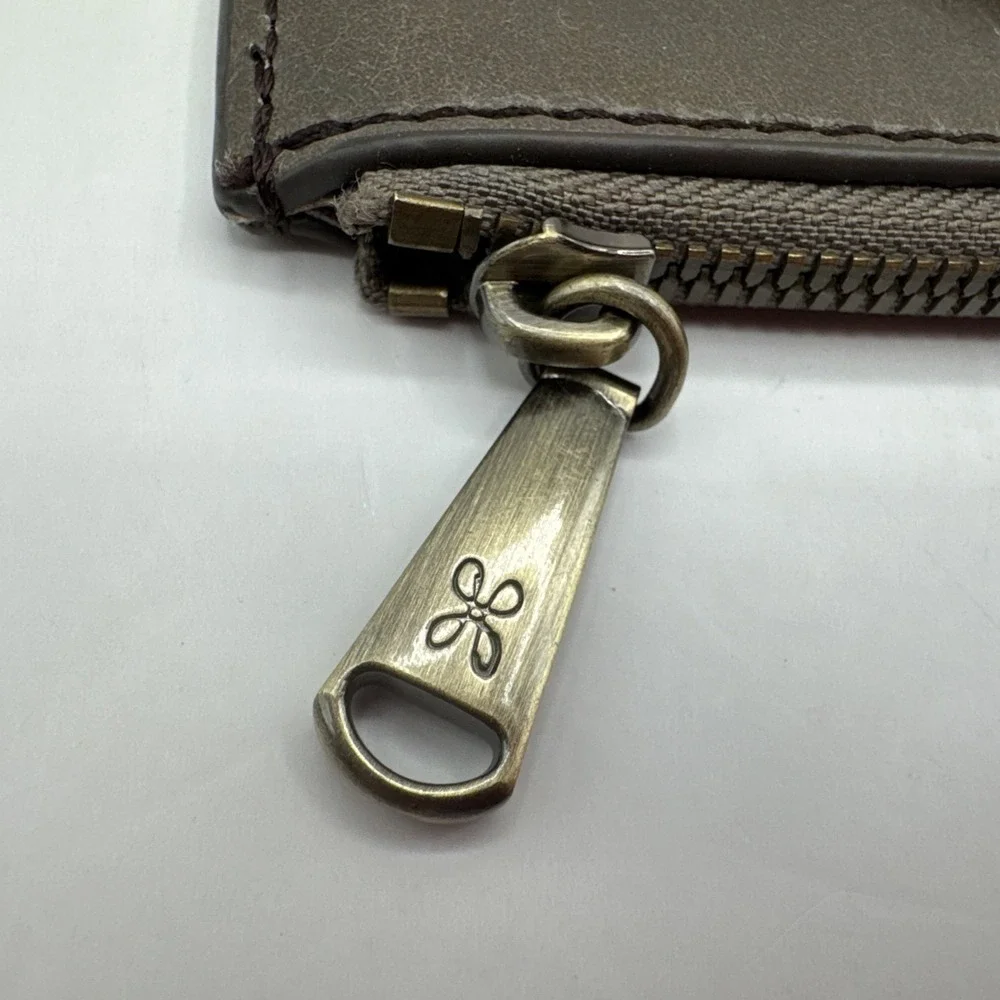 Hobo International Soft Brown Gray Leather Womens Long Wallet Clutch Zip‎