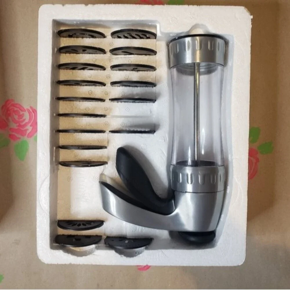 Wilton Cookie Pro Ultra II With 18 Disks