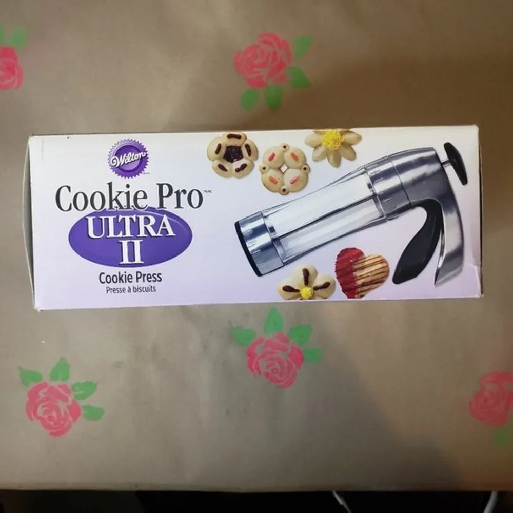 Wilton Cookie Pro Ultra II With 18 Disks