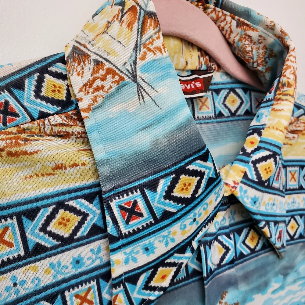 Vintage 70s Levi's Shirt Native American Print Short Sleeves Size Medium