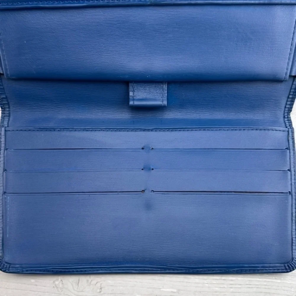 Louis Vuitton authentic louis