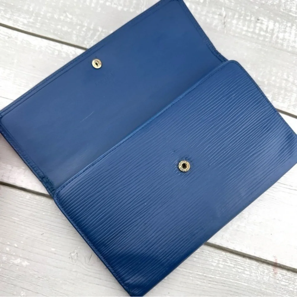Louis Vuitton authentic louis
