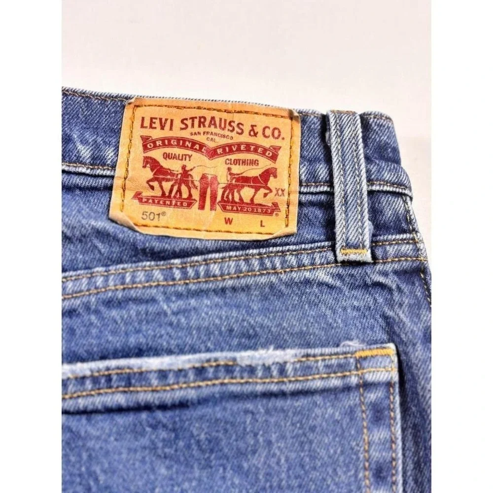 Levis 501 Original Fit Jeans Mens Medium Wash Blue Straight Leg Button Fly 28x30