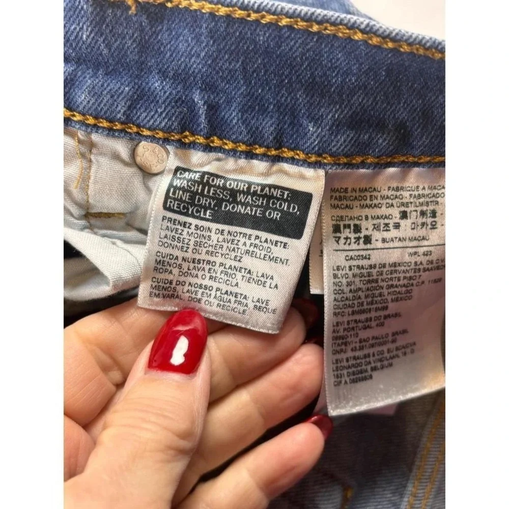 Levis 501 Original Fit Jeans Mens Medium Wash Blue Straight Leg Button Fly 28x30