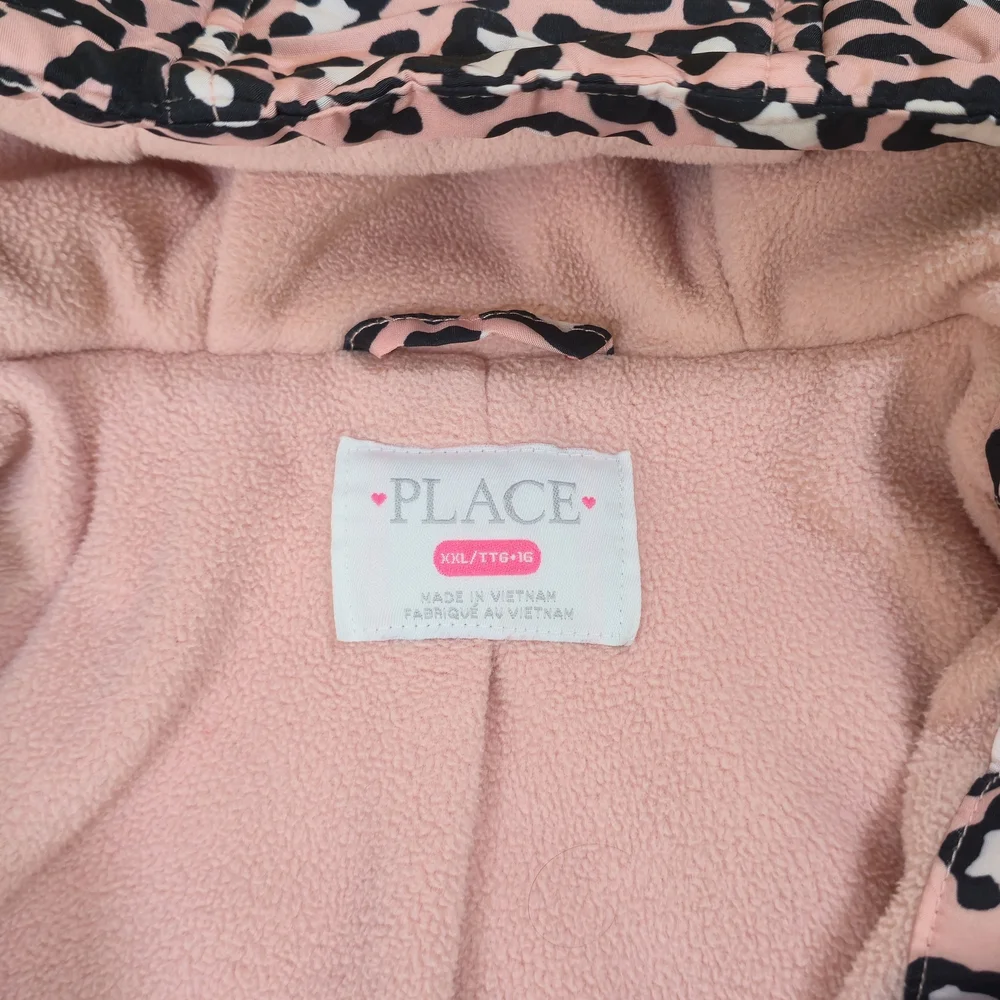 Place stylish puffer