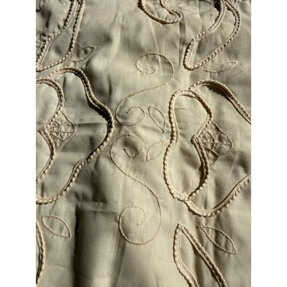 Ivory Floral Embroidered Quilt Throw Scalloped Edge Cottage‎ Chic 50x70
