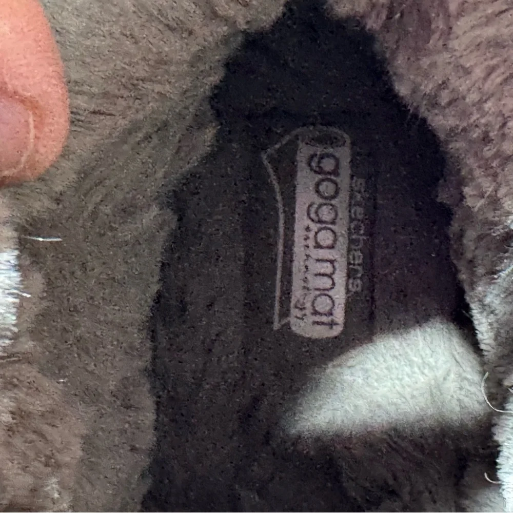 Skechers embrace cold