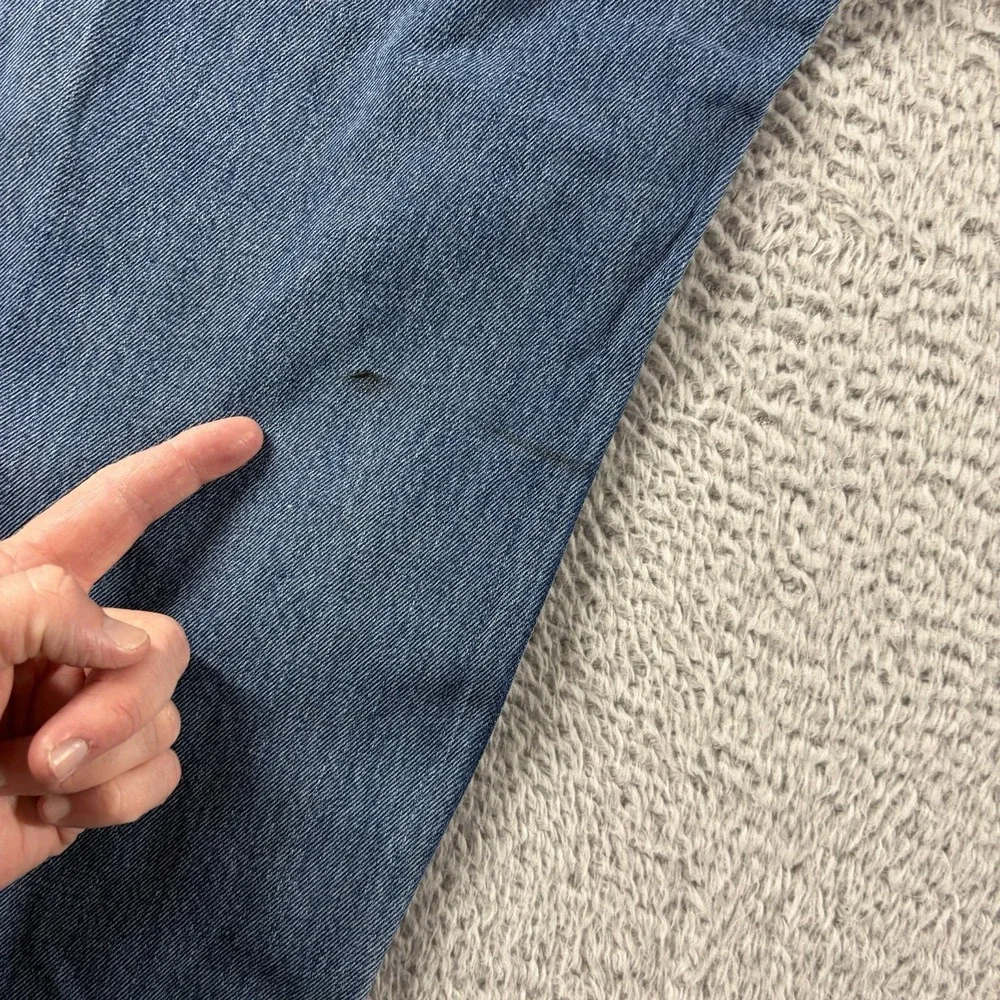 Levis some leg or