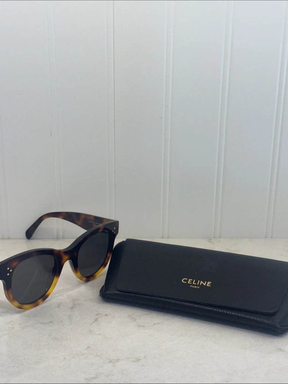 Celine tone round tortoise