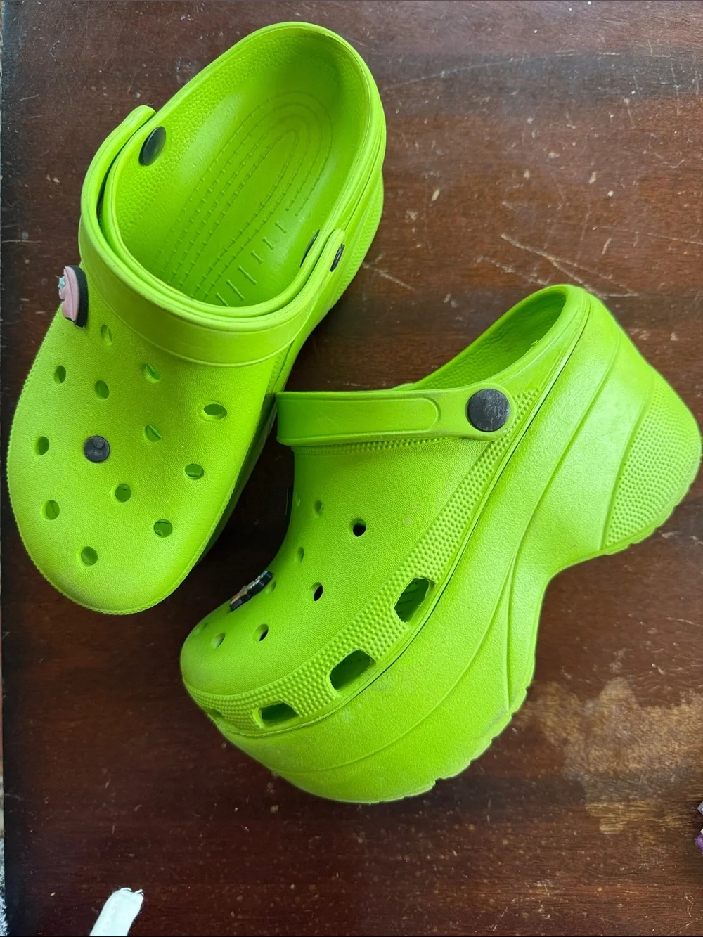CROCS bright lime