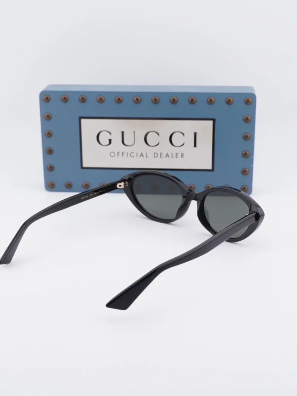 Gucci model gg2110s