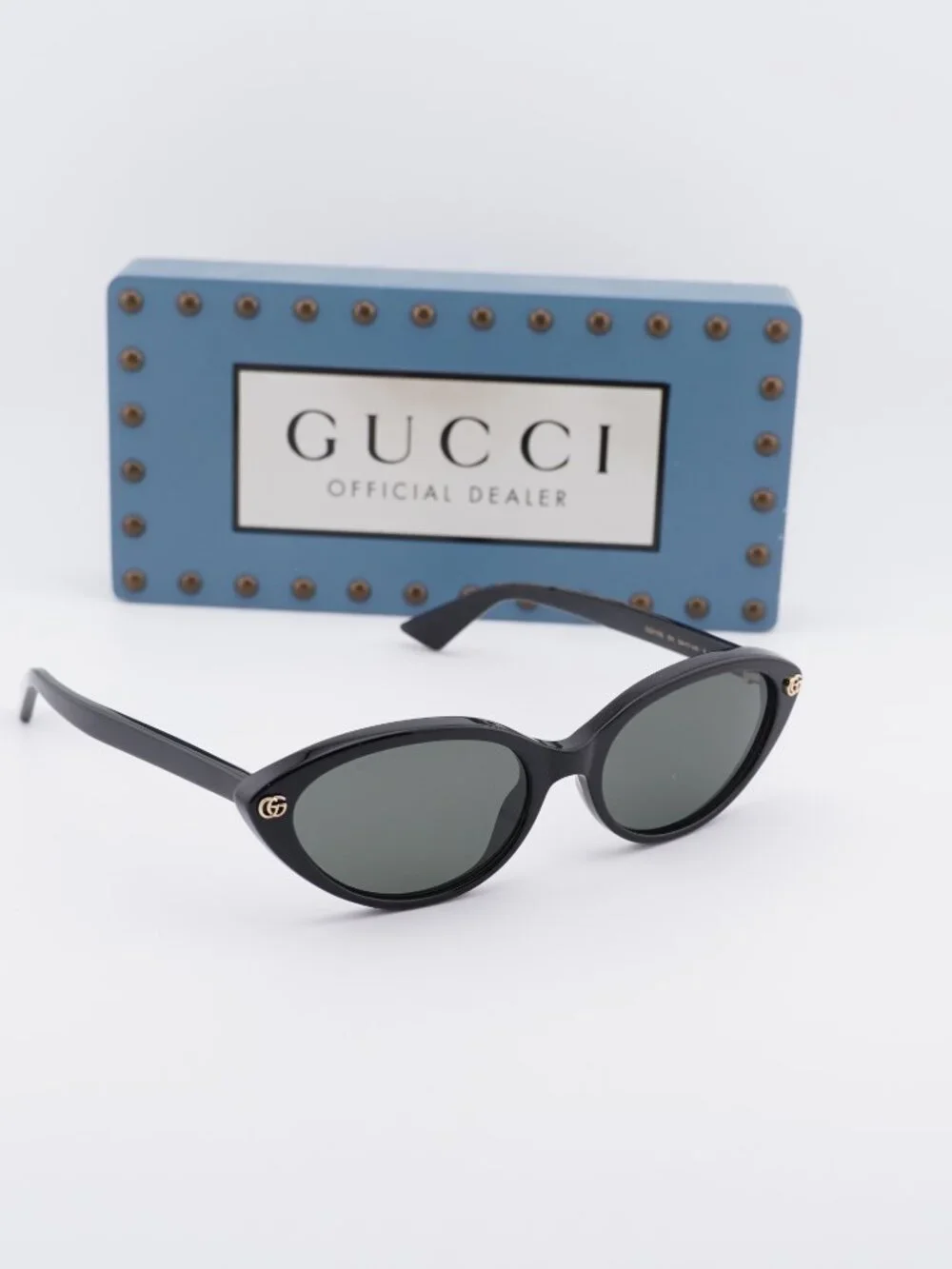 Gucci model gg2110s