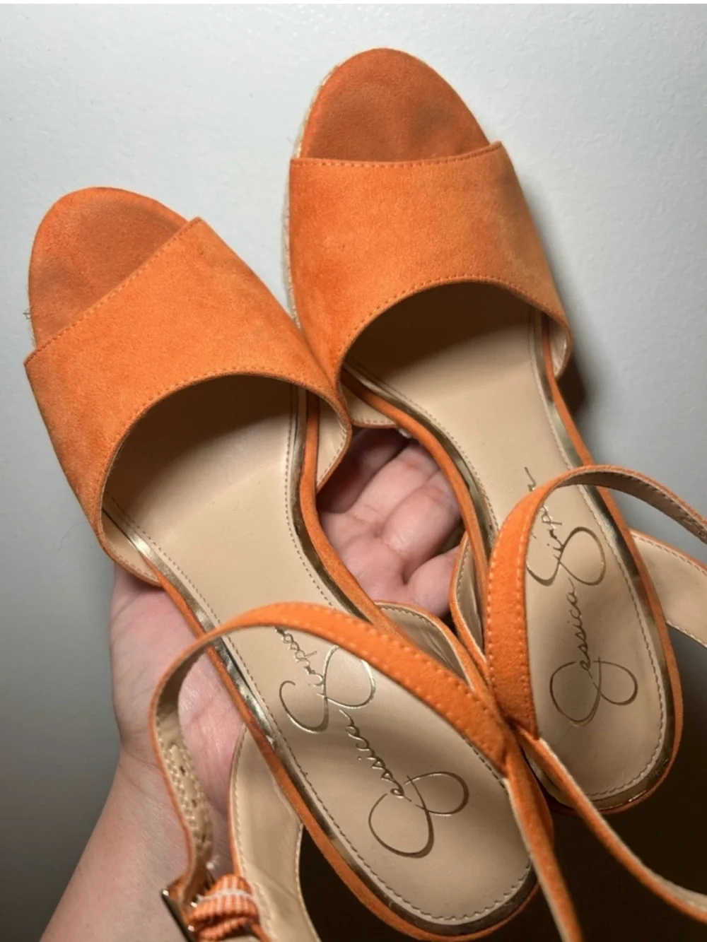 Jessica Simpson reposhing this