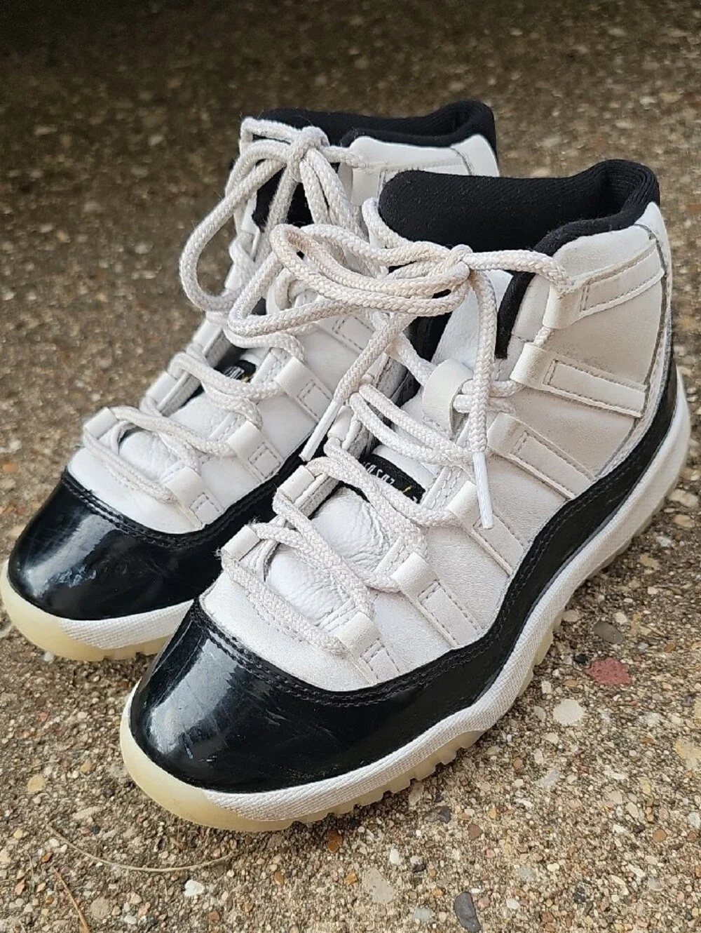 Jordan 11 Retro Gratitude Defining Moments White Black Gold Jumpman Youth 1