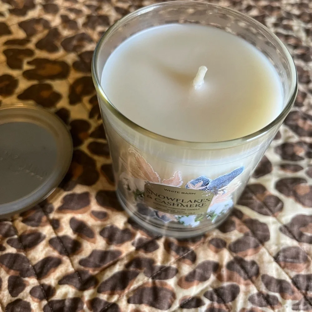 Bath & Body Works snowflakes tags new