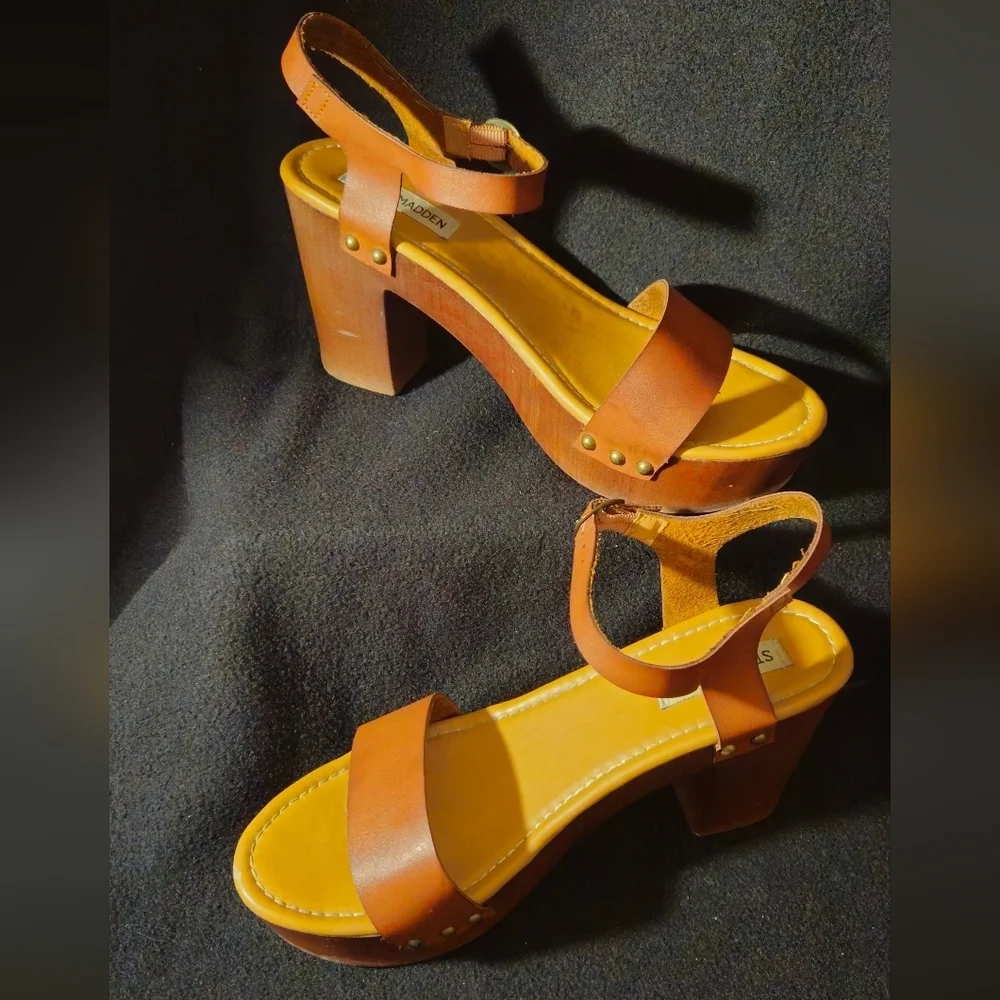Steve Madden smooth stud