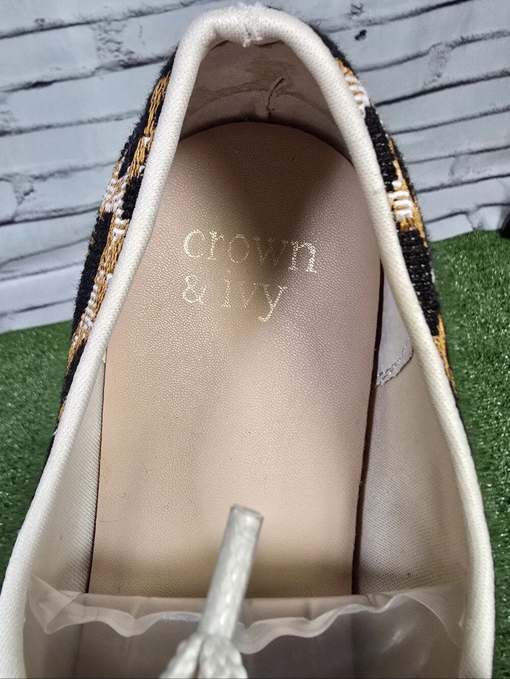 crown & ivy brand crown