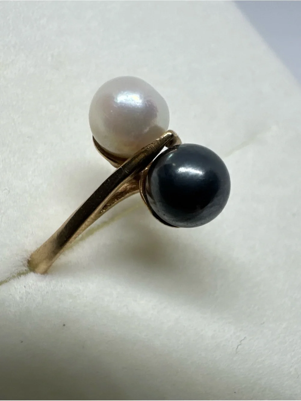 Elegant 10k Yellow Gold Black Hematite And White Double Size 5.25 Ring 2.18g