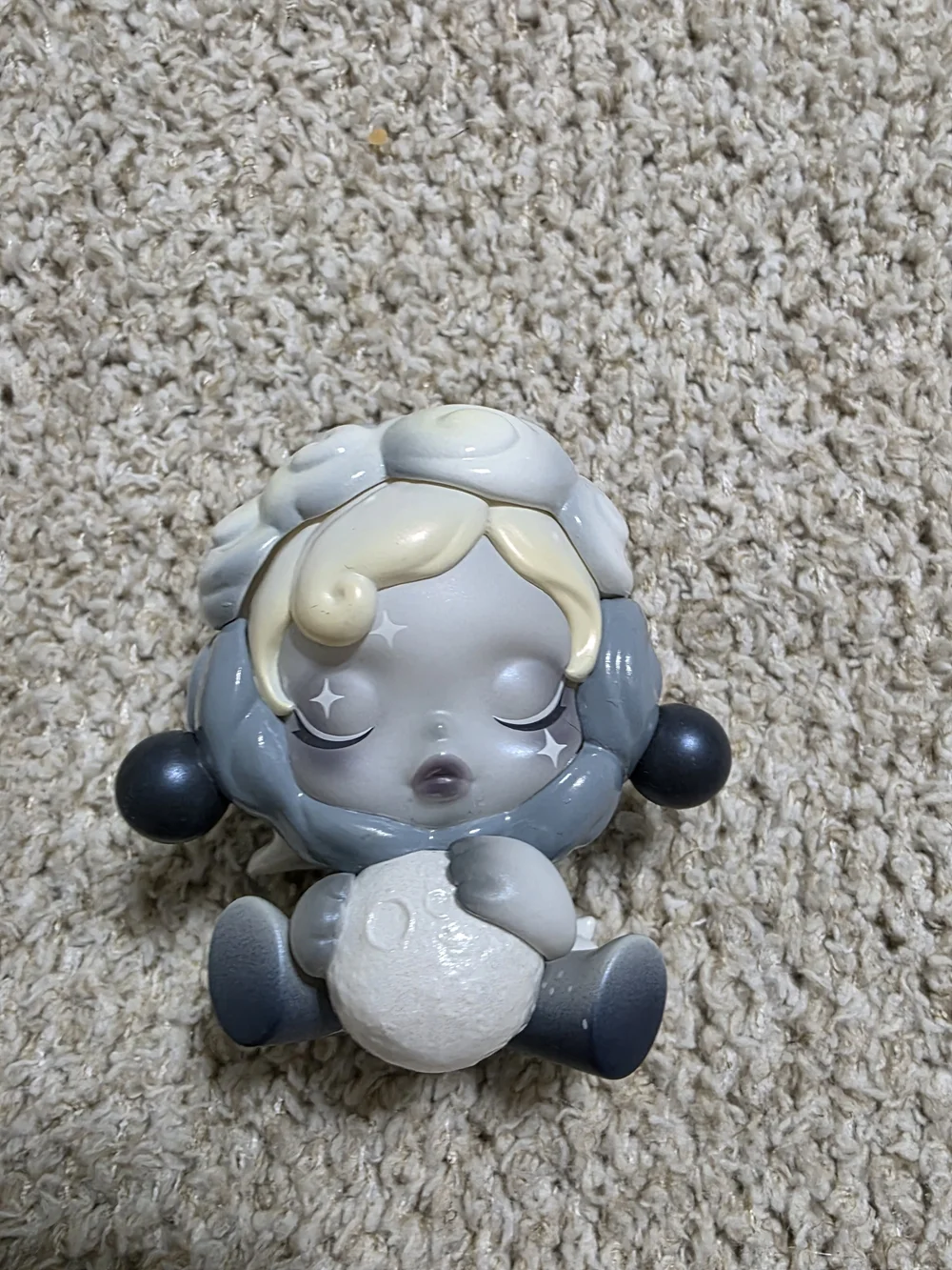 POP MART moon figure