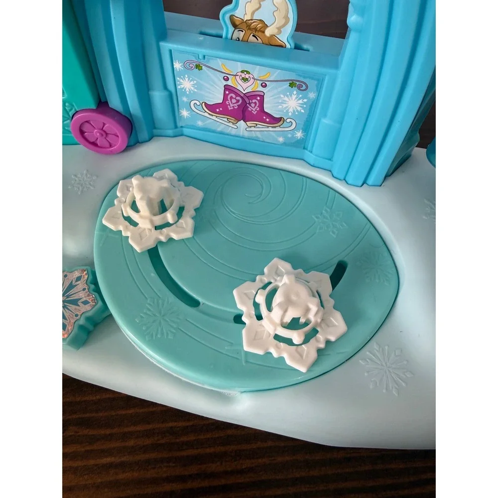 Fisher Price Little People Disney Frozen Elsa Ice Palace Playset Anna Elsa GMN61