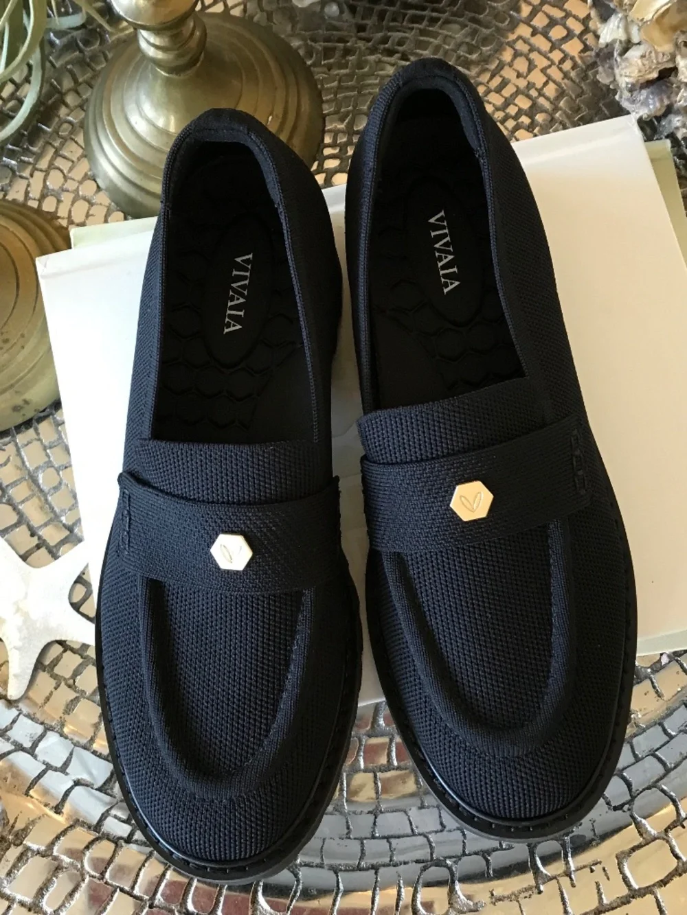 Vivaia vince black