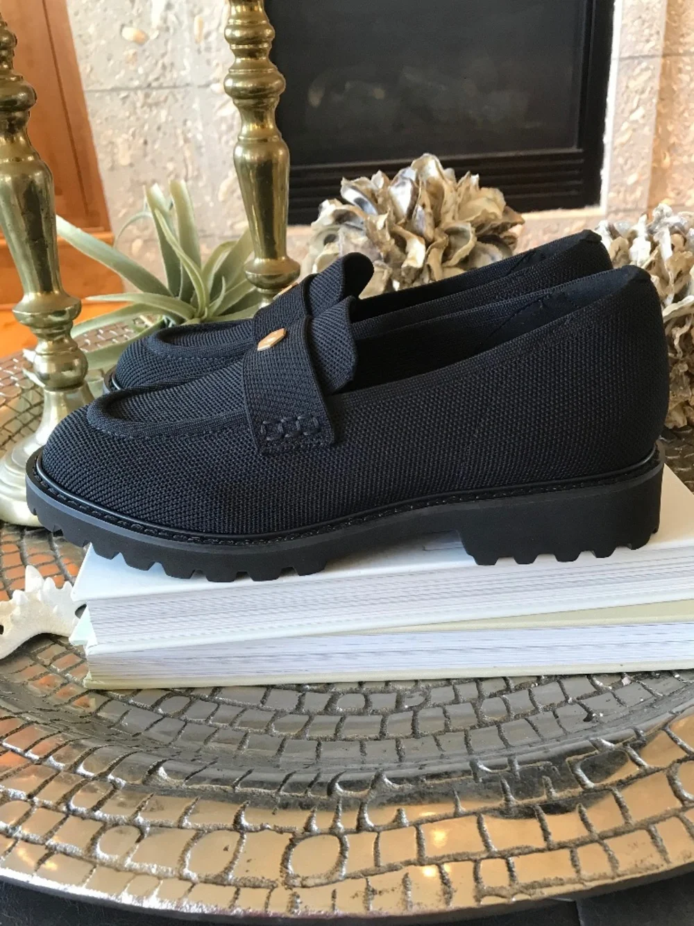 Vivaia vince black