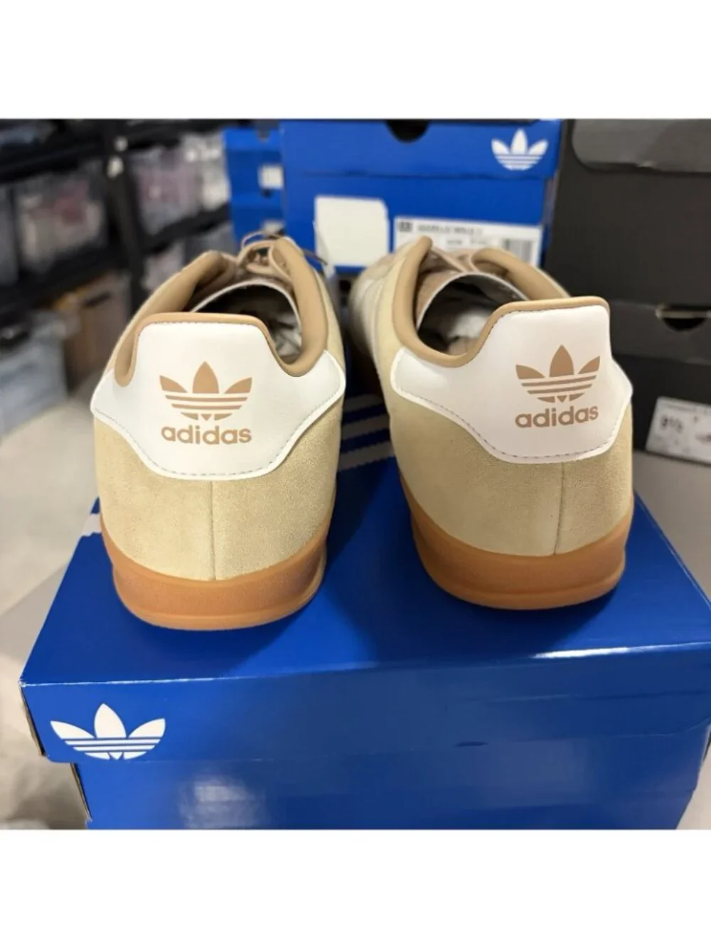 adidas low top
