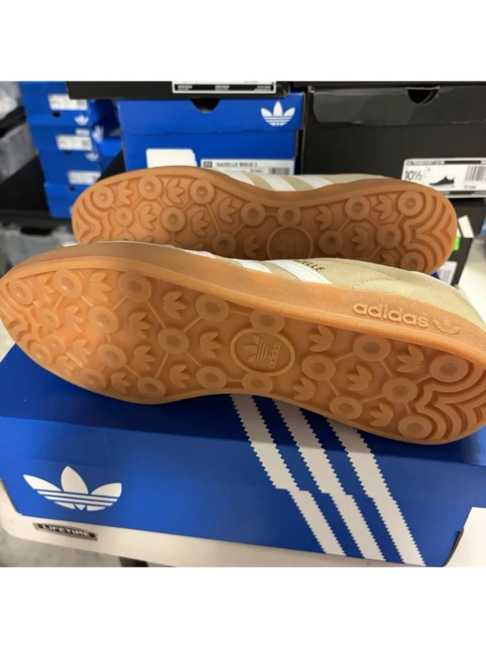 adidas low top