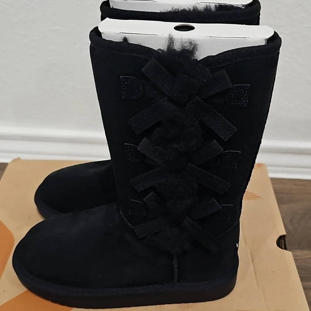 Koolaburra Victoria Tall Size 12 Boots