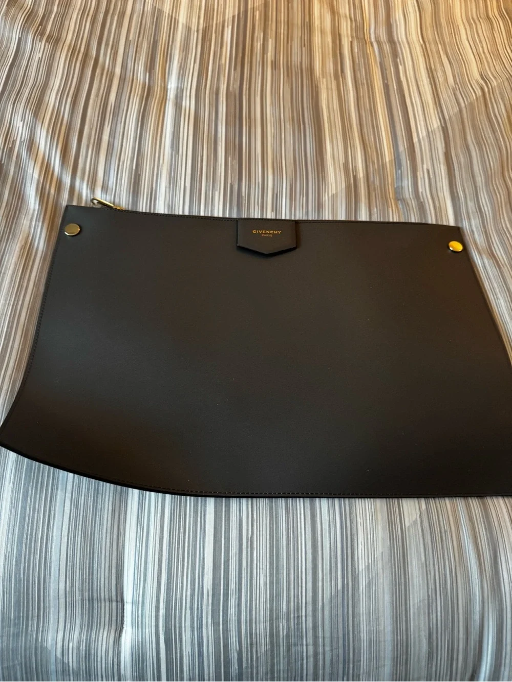 Givenchy xl signature tote bag.