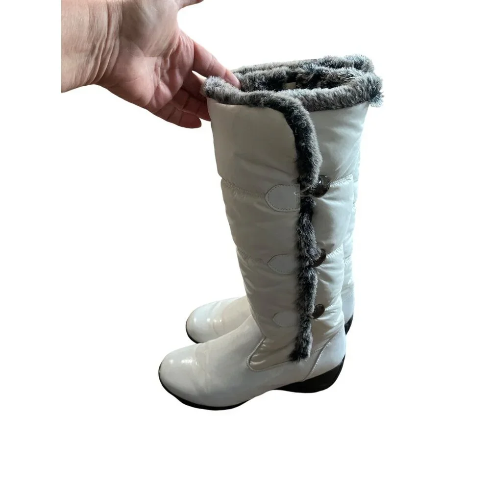 Khombu Style BW1582 white faux fur lined zippered boots size 8M