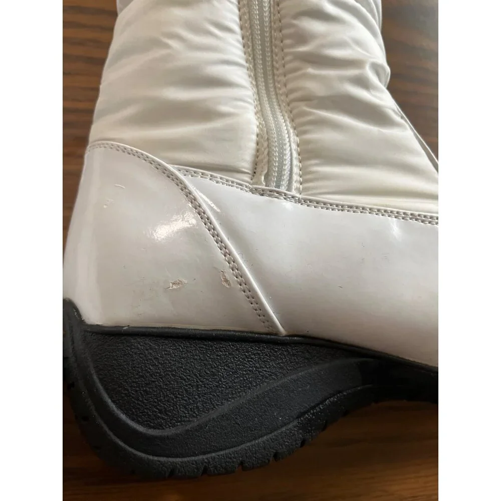Khombu Style BW1582 white faux fur lined zippered boots size 8M