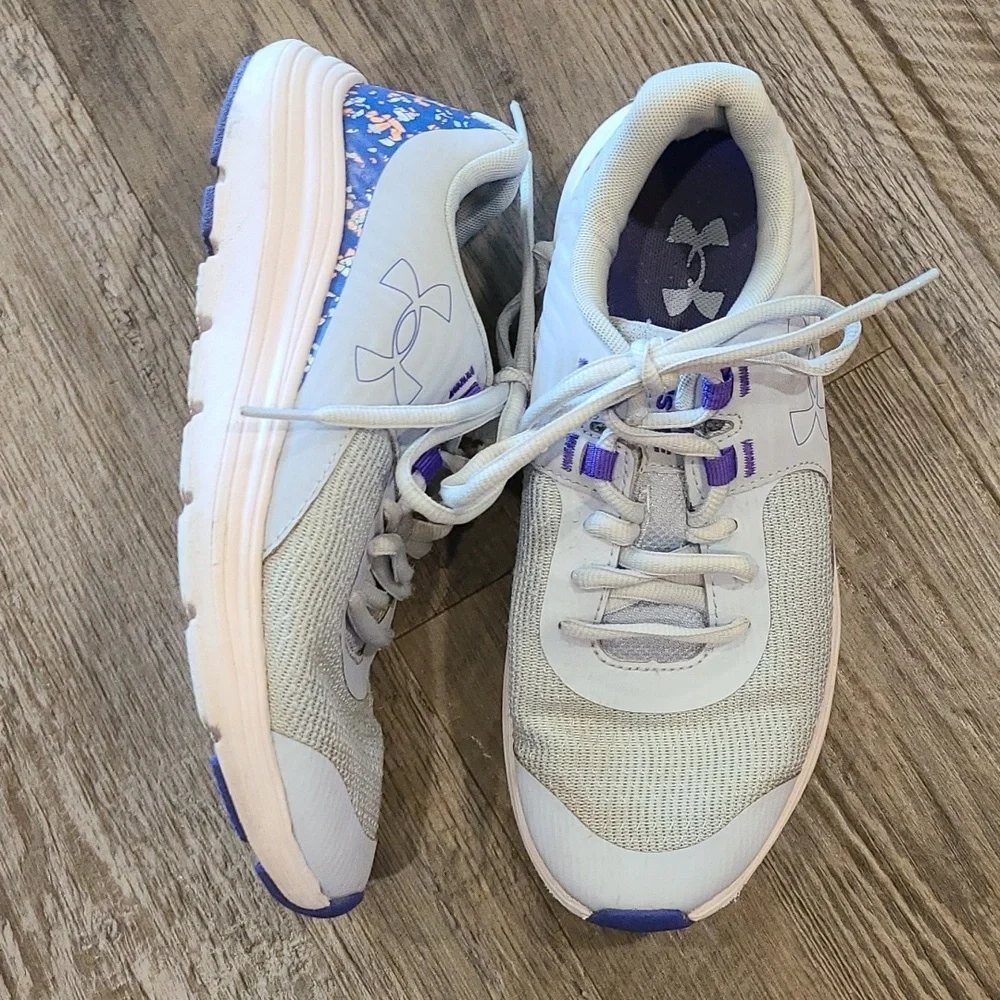 Under Armour Grade School Outhustle Print Running Shoes Size 4
