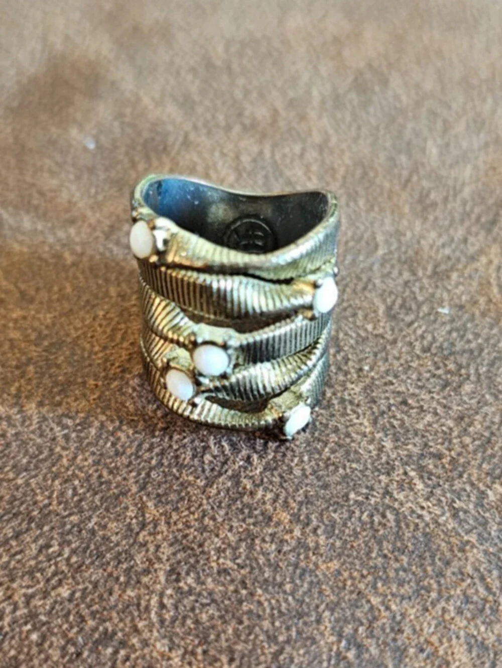 Vintage 1960s Womens Sz 4.75 Stacked Gold Tone Bohemian Ring w/ Stones
