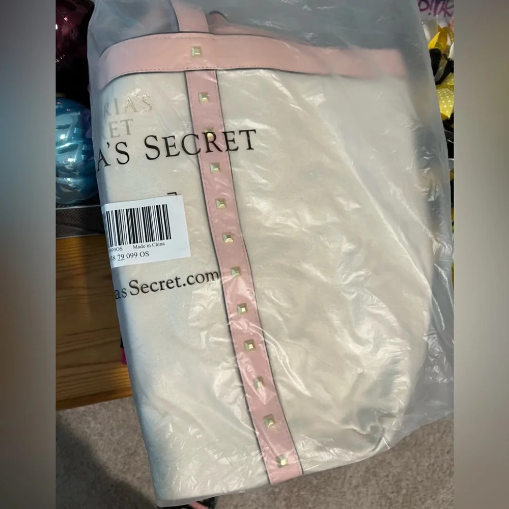 Victoria Secret NWT Pink vegan leather straps and cream canvas body bag.