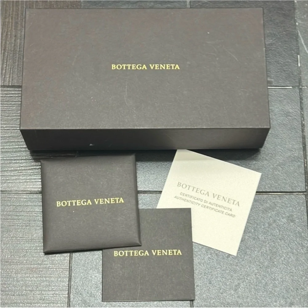 Bottega Veneta storage bottega