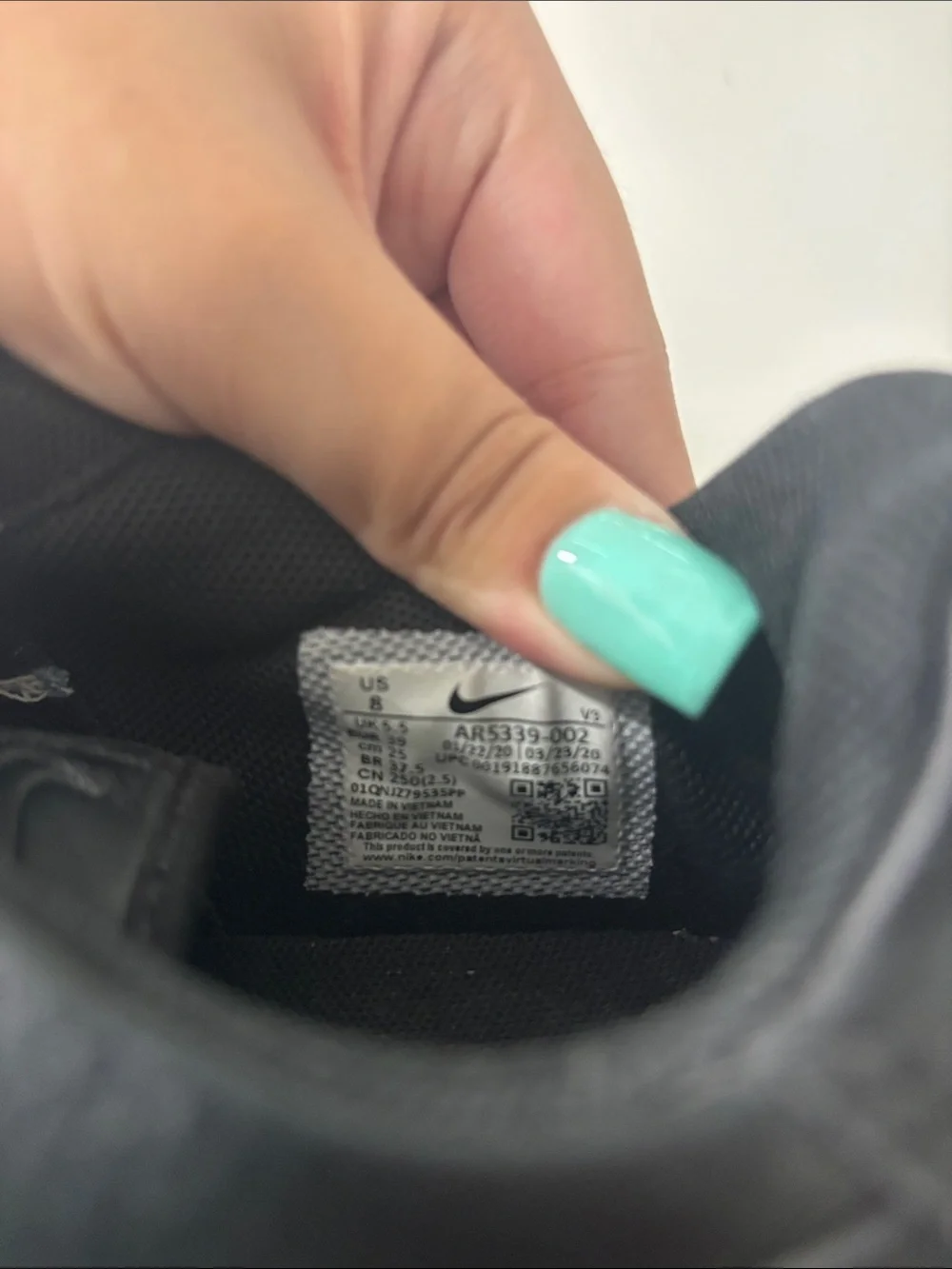 Nike cushioned perforated