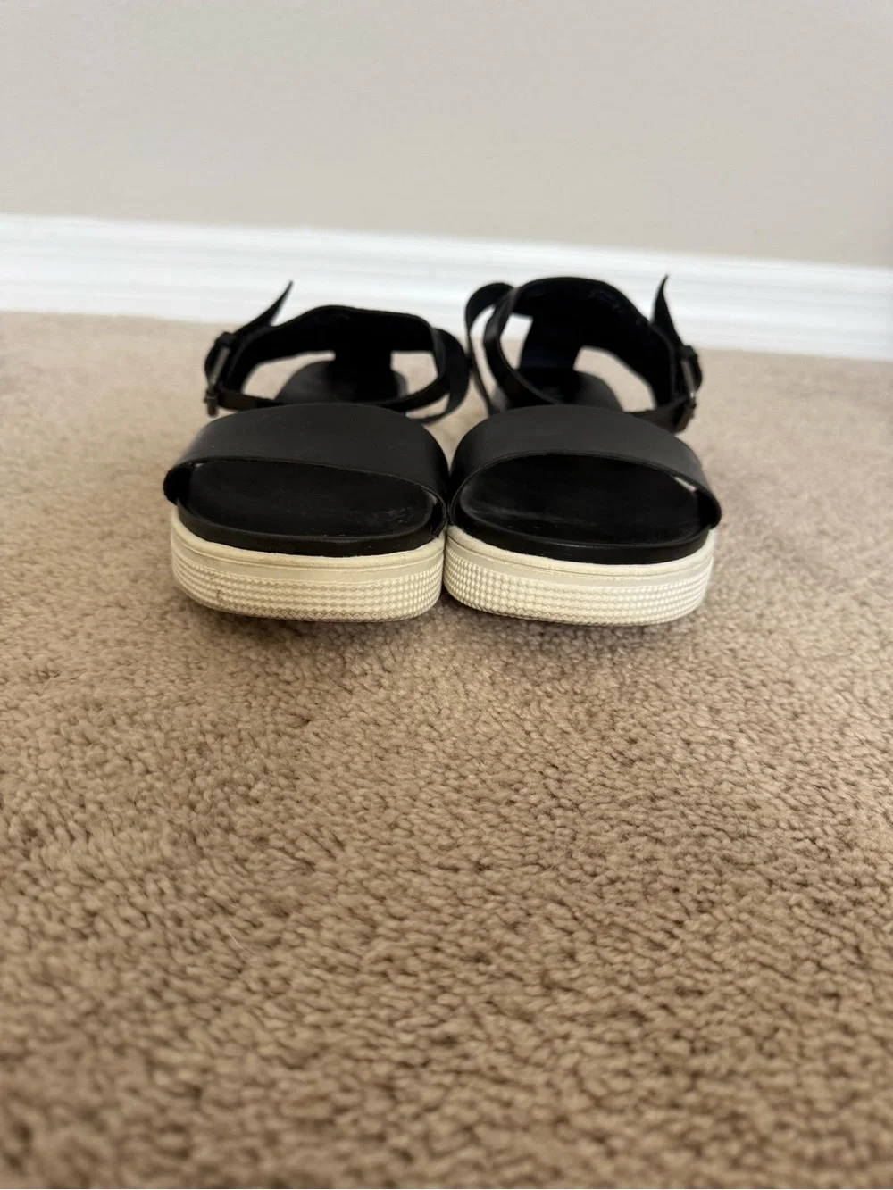 MIA black platform