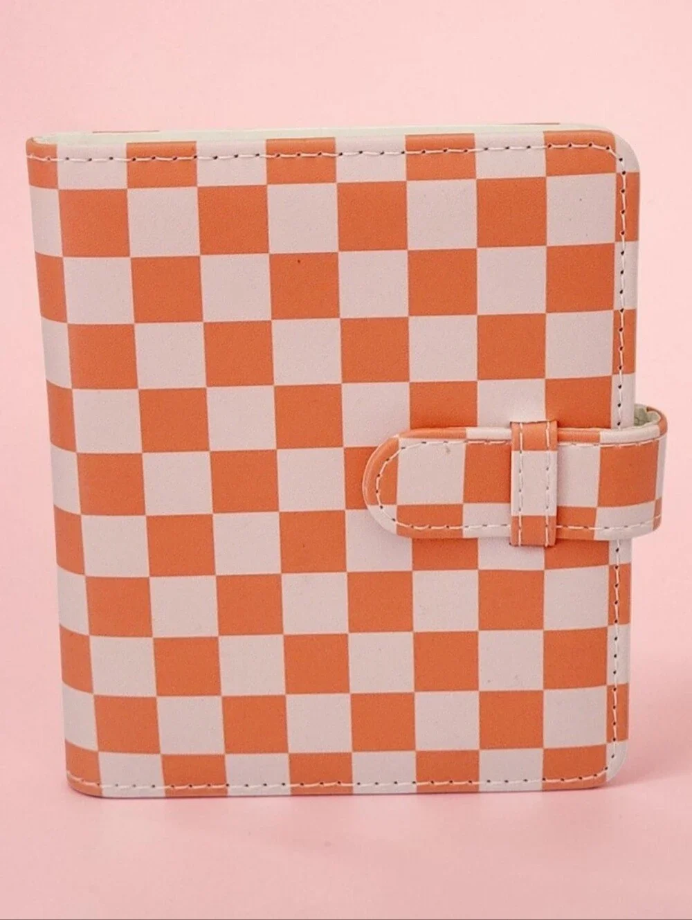 Polaroid holds 48